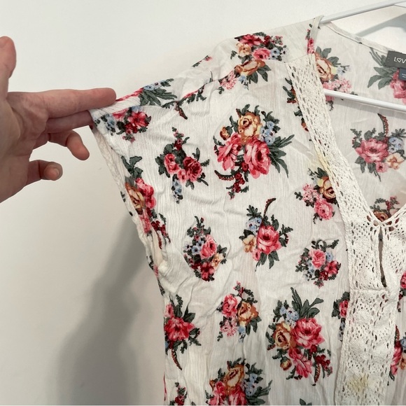 LOVESICK BY TORRID 0 Plus Size White Pink Floral Crochet Lace Short Sleeve Top - Picture 8 of 16